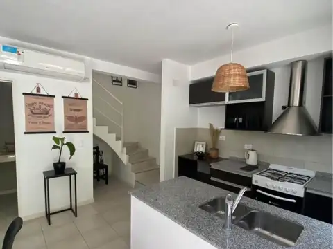 Casa en Alquiler Temporal con 1 cochera