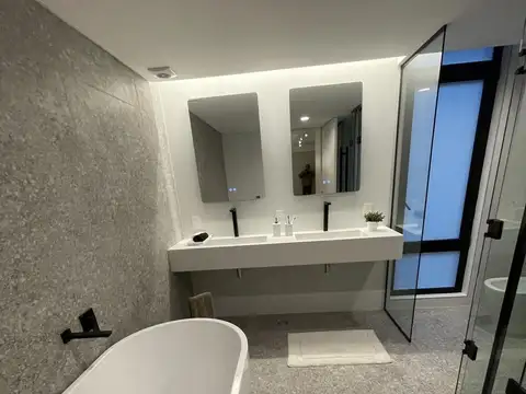 Departamento en Venta con 3 cocheras