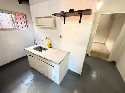 Casa en Alquiler en Castelar, $ 370.000