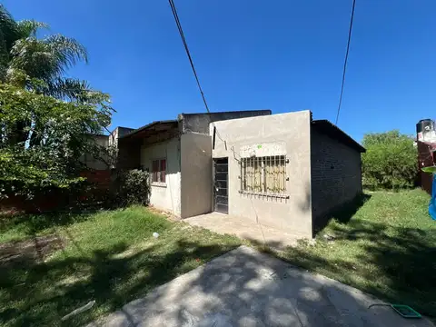 Venta Casa 3 ambientes en Francisco Álvarez.