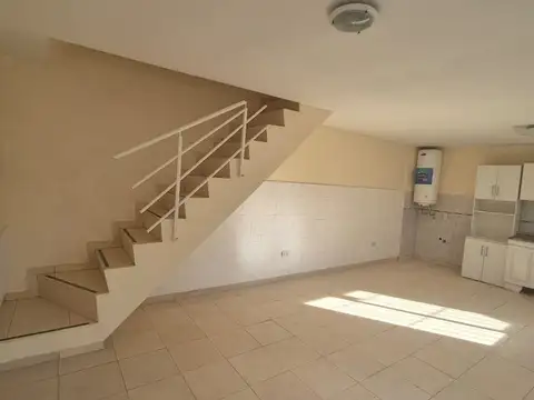 Depto Tipo Casa en Venta con 1 cocheras