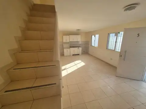 Depto Tipo Casa 3 ambientes con 1 baño
