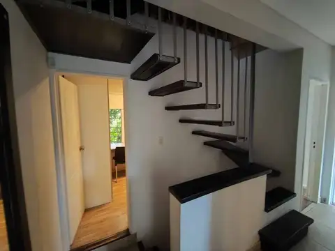 Casa 6 ambientes con 4 baños