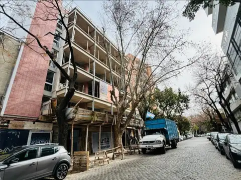 Santos Dumont 3700, Piso VS
