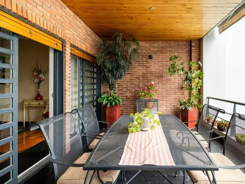 Venta Casa 6 Ambientes en Villa del Parque con Jardin