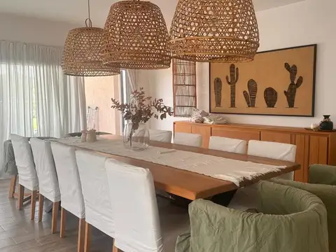 Casa en Alquiler de 4 dormitorios