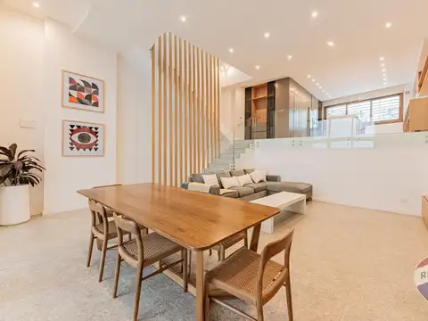 CASA DE CATEGORIA EN ALMAGRO 4 DORMITORIOS