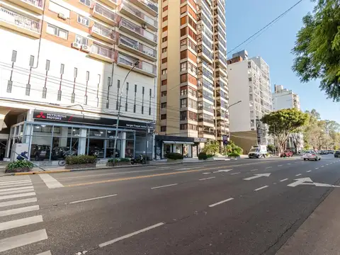 Divino departamento de tres ambientes con dependencias y cochera doble en venta en Vicente López.