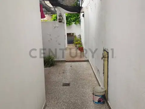 Casa en venta sobre lote de 8,66 × 43 m, próxima a General Paz y Autopista Riccheri en Villa Celina