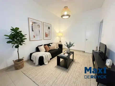 Casa tipo PH al frente, a pasos de la estación Don Bosco