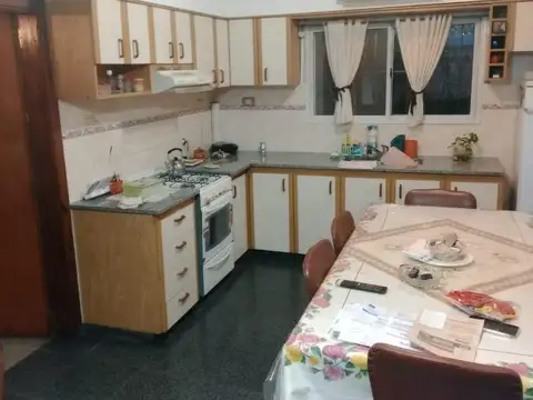Casa en Alquiler con 1 cochera
