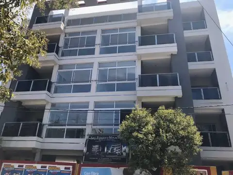 Departamento de 2 ambientes en Quilmes Centro.
