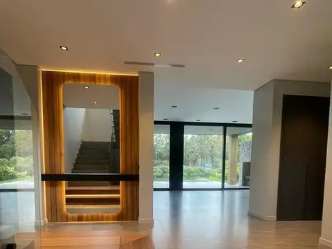 Casa en Alquiler de 5 dormitorios