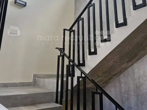 COLOMBIA 100, Piso 1