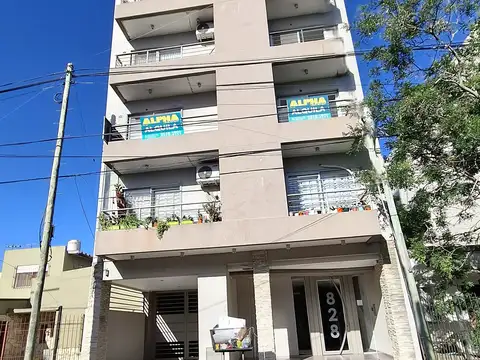 Depto. de 3 amb. con cochera en alquiler | Berazategui Centro