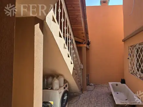 Casa 5 ambientes con 3 baños