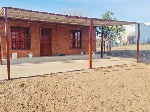 Casa 4 ambientes con 1 baño