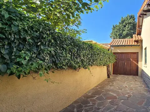 Casa en Venta en Villa Adelina, USD 240.000