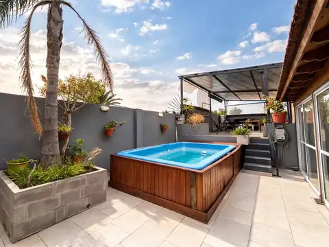 CASA 5 AMB CON PATIO, QUINCHO, PILETA Y GALPÓN