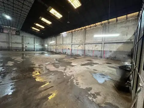 ALQUILER – EXCELENTE GALPÓN TIPO NAVE INDUSTRIAL DE 1000 M2