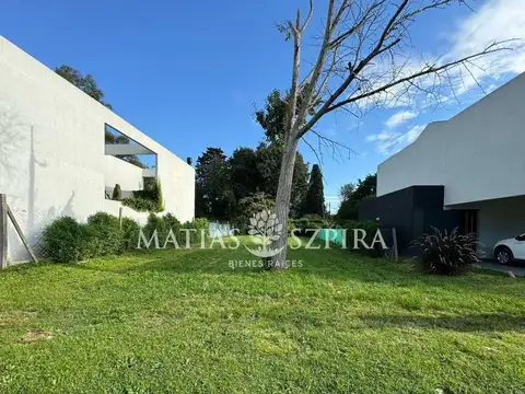 Lote en venta Solares de Zapiola