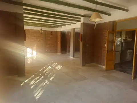 Avenida Libertador San Martin Este 2800