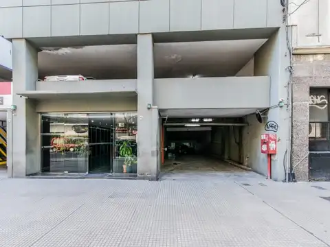 Venta Cochera Cubierta en San Nicolas