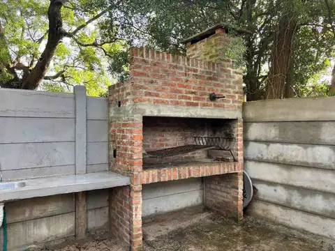 Casa en Alquiler con 1 cochera