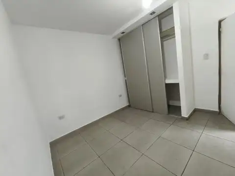 ALQUILER CASA DOS DORMITORIOS CON COCHERA