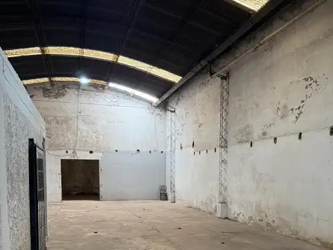 GALPÓN + LOCAL COMERCIAL CÉNTRICO - CRUCE CASTELAR