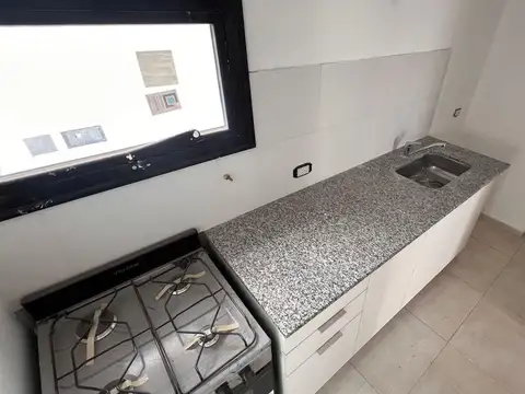 VENTA MONOAMBIENTE DIVISIBLE CON BALCON A ESTRENAR - Calle 3 E/61 y 62 - LA PLATA