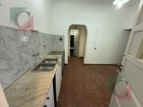 Casa 2 ambientes con cochera Lanus Oeste