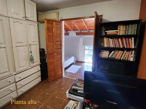 Duplex en venta. Longchamps
