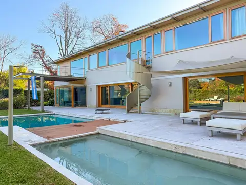 Casa en Venta de 3 Suites, Con Pileta - Olivos Golf Club, Pilar