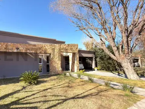 CASA EN ALQUILER - BARRIO EL REMANSO