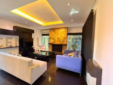 Casa 6 ambientes con 2 baños