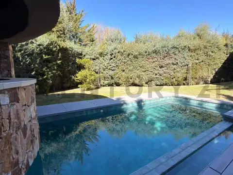 Casa en Alquiler de 4 dormitorios