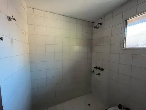 Casa en Alquiler con 1 cochera