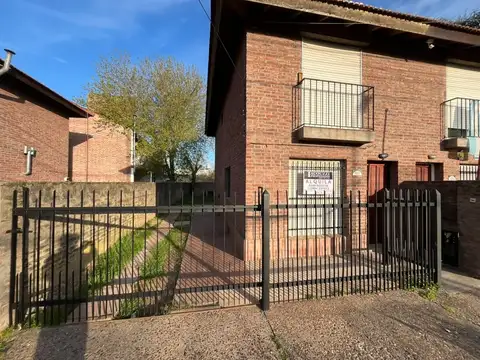 Dúplex en alquiler c/ cochera en Belén de Escobar