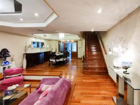 Casa 5 ambientes con 5 baños
