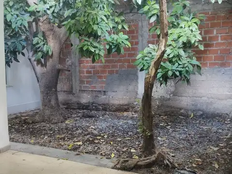 Casa en Alquiler en Zona Oeste, $ 1.100.000