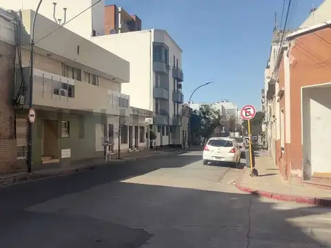 caseros 1100, Piso 1