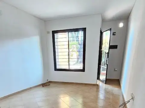 Depto Tipo Casa 3 ambientes con 2 baños