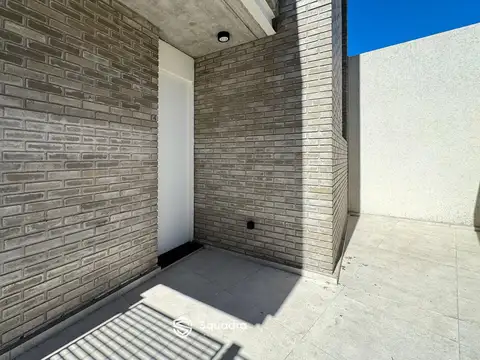 Casa 6 ambientes con 2 baños
