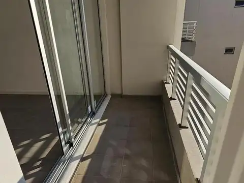 Monoambiente, Piso 4°B, 35,90 m2 total, c/balcón al cfte, Vi