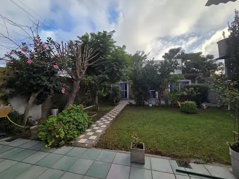 Venta Casa 5 ambientes con parque, quincho y parrilla en San Miguel