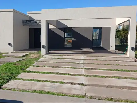 CASA EN BARRIO PRIVADO EN VENTA