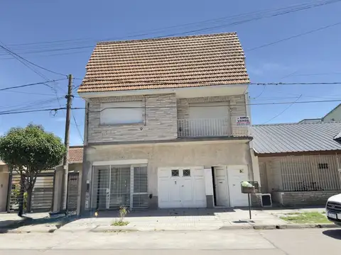 PH 1° piso con Cochera y terraza Propia LA PAMPA 400