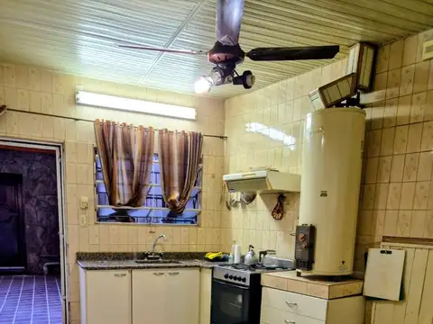 Casa 5 ambientes con 1 baño