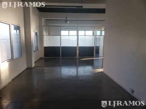 Oficina en Alquiler al Este